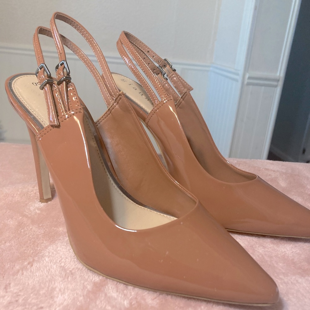 Beige Heels . Gently Used.
